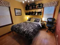 Waterview Home - in town, across from the Marina Hotels in Detour Township