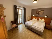 Sunny 100 sqm apartment for 4 people, garden, garage / near the lake Hotel a Bad Wiessee