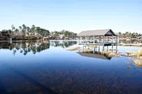 "Honey Hole on Lake Seminole" Lake front home with Boat Lift and Beautiful Views
