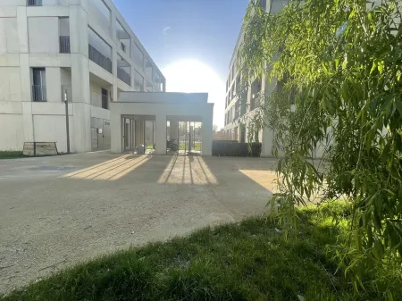 Immediate proximity to the Bordeaux hyper center