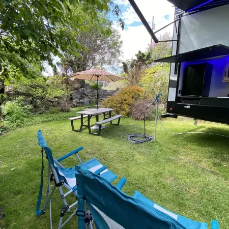 2022 5th Wheel RV, 2BD, Sleeps 6, Kootenai River Views/Access, Picnic Table