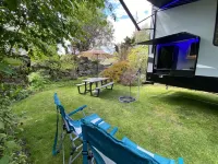 2022 5th Wheel RV, 2BD, Sleeps 6, Kootenai River Views/Access, Picnic Table - Wifi