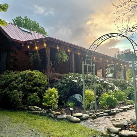 Peaceful Cabin Retreat  - 5 Miles to Downtown Blowing Rock!