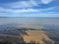 Cozy cottage near snowmobile trail & sandy beach!