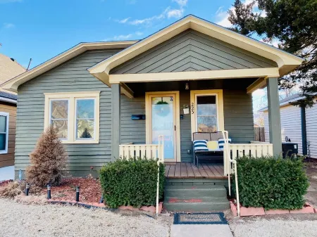 Charming home - Downtown area