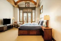 Beautiful, Comfortable, Well Appointed House; Amazing Views, Excellent Location