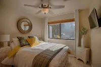 The Cabbage in Bison Ridge is minutes away from dining, hiking, and snow skiing.