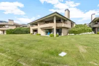 Halmalka 511B Wapato Point Resort Sandy Beach Waterfront Amenities, Sleeps 8