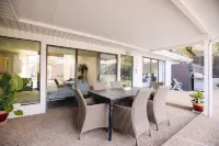 Sleeps 18 & Heated Pool & MiniGolf by Uptown Dallas
