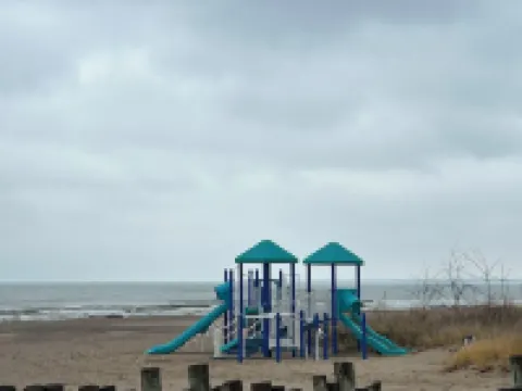 Huron Lake House Getaway at Old Homestead Beach = Beach & Chill Hoteles en Municipio de Huron