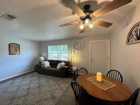 Piney Woods 10 - King Bed