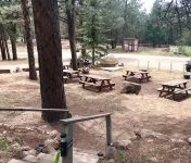 Little Mammoth Condo - Bike or 5 min walk to ski lifts!