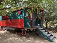 Roulotte with air conditioning and private pool in Tourtour