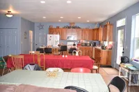 Large Family Friendly House on the Santiam River w/ Hobbit Door!