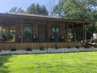 Cozy Aggie Game-Day Country Cabin w/ full porch and outdoor amenities Hotels in Madison County