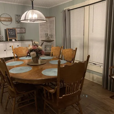 Roomy Outdoor Getaway close to Pipestem Park and Winterplace Resort.