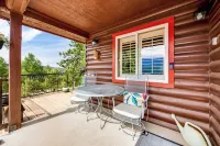 Breathtaking Pike's Peak View from Adorable Mountain Cabin