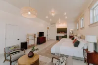 East Main Lofts - Boho 203 Hotels in Madison Township