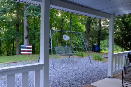 London's Mountain House - Cozy Romantic mountain cabin - easy paved road access