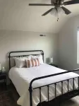 Private Scenic Stay at Sycamore Lane