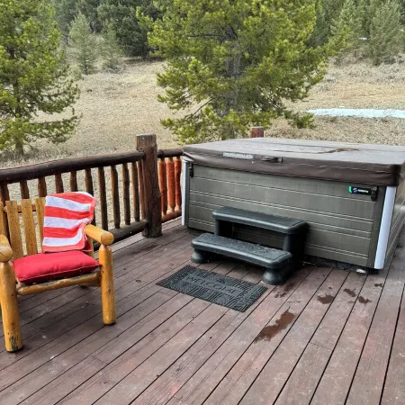 Lovely Log cabin in heart of Big Sky