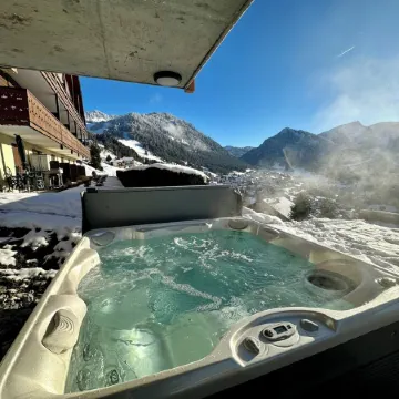 Chalet 10 people with hot tub, Petit-châtel area - Chatel Reservation