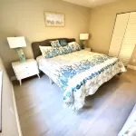 Naples Beach condo. First floor easy access- Walk to Vanderbilt Beach