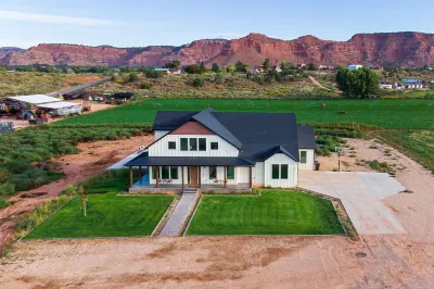 Pool, Hot Tub, Theater, Kids Room, RV Parking!