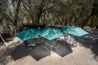 Yosemite Oaks Retreat, Views, Pool & Hot Tub, Game Room, & So Much More!