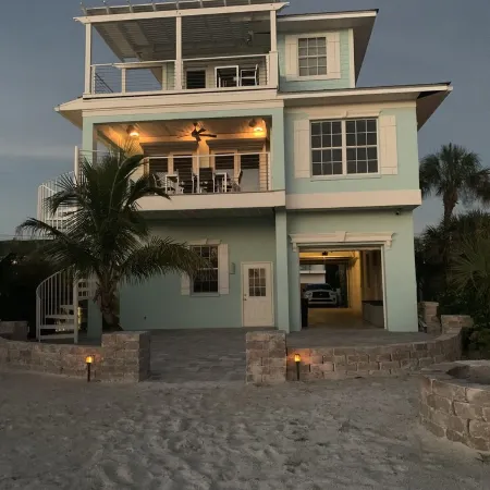 Beachfront House Directly on Soft Sugar White Sandsvrc19-000234