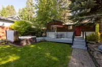 Trendy West Side │Walk to Breweries & Food Carts │Hot Tub │Fenced Outdoor Space