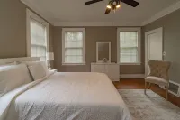 2 BR Charming Duplex w/ Large Yard + Full Kitchen