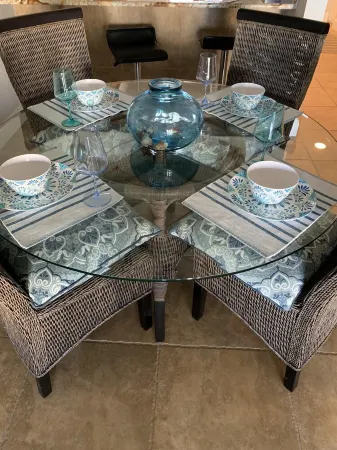 Tropical Paradise Awaits!Summer is over.Book Your November & December Vacations! Отели рядом с достопримечательностью «Марко Айленд Бич»