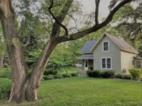 Hidden Northfield Cottage โรงแรมในNorthfield