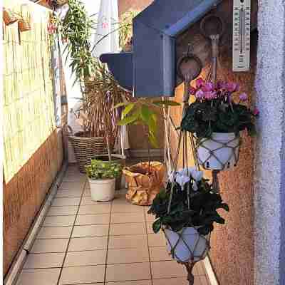 A welcoming studio in a quiet town center location Others