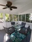 Casa Tranquila, Walk Everywhere Sleeps 2, Comfy, Stylish, Parking, Uptown Area