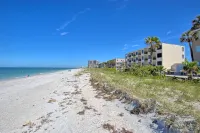 Beautiful freshly remodeled beachfront condo Hotels in Belleair Beach