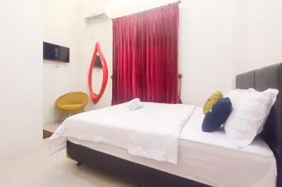 Urbanview Hotel Trisna Tulungagung Hotel dekat Camp Waduk Wonorejo