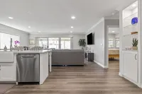 Charming 5 bedroom with a putting green