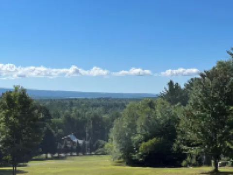 True Adirondack Retreat! Nestled in the Mountains! โรงแรมในFulton County