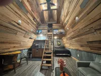 Peaceful secluded cabin located near Horseshoe Lake Hotels in Alexander County