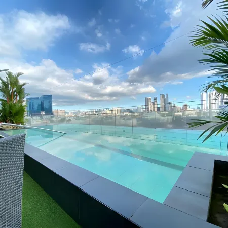 Jade Hotel and Suites