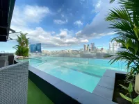 Jade Hotel and Suites