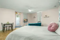 Home Town Takeover Downtown Stay!- Views of the Postcard Mural