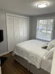 Cozy home 5 minutes to shopping center, HC college, 2 kitchens, 2 living rooms