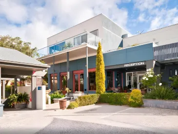 Captain's at the Bay