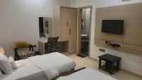 Hotel Midtown Aligarh Hôtels à : Sikandarpur Bhukarawale