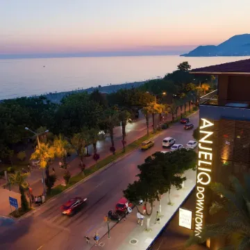 Anjeliq Downtown Boutique Hotel Отели рядом с достопримечательностью «Cleopatra Beach»