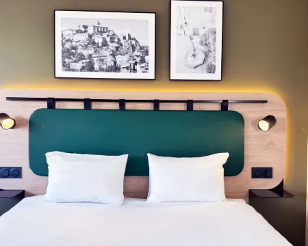 กองปานีล แนเชอร์ - โบลเลน โรงแรมในBollene