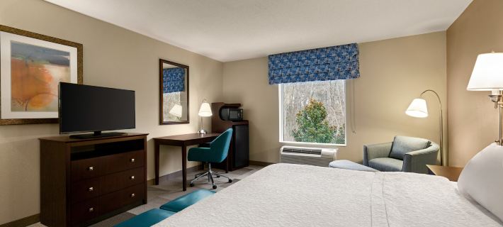 Hampton Inn & Suites Atlanta Airport West/Camp Creek Parkway Hotels in Fulton County